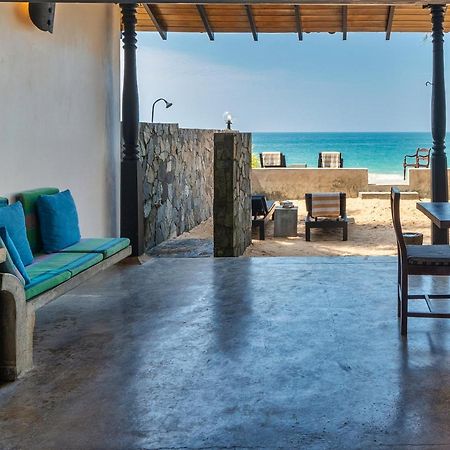 Blue Parrot Beach Villa Амбалангода Екстериор снимка
