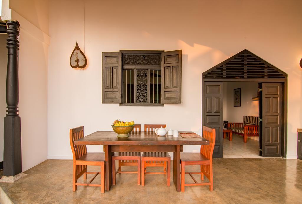 Blue Parrot Beach Villa Амбалангода Екстериор снимка