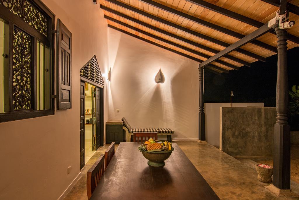 Blue Parrot Beach Villa Амбалангода Екстериор снимка