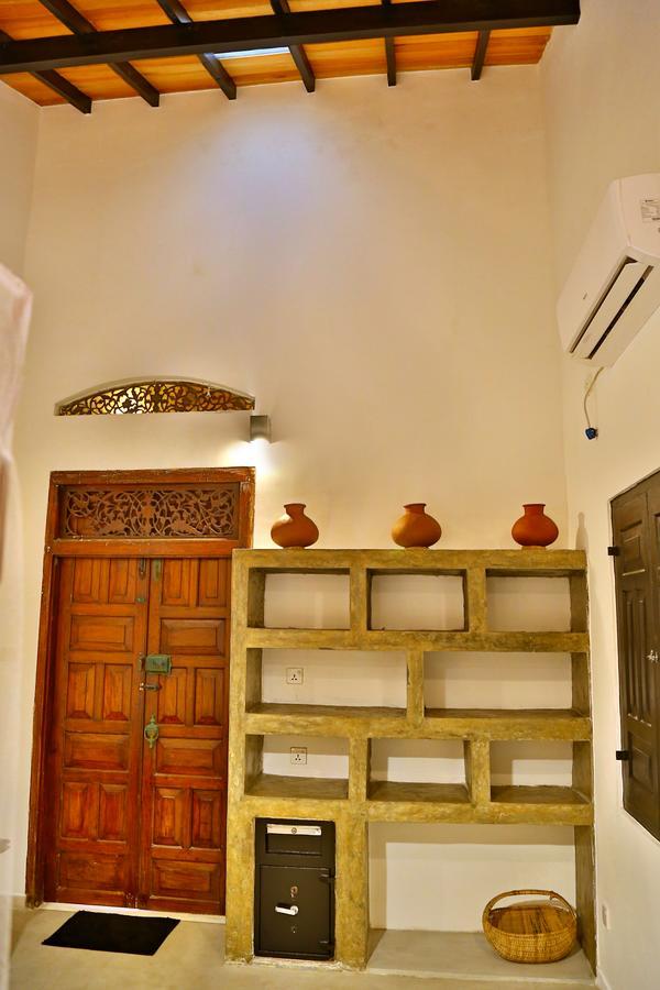 Blue Parrot Beach Villa Амбалангода Екстериор снимка