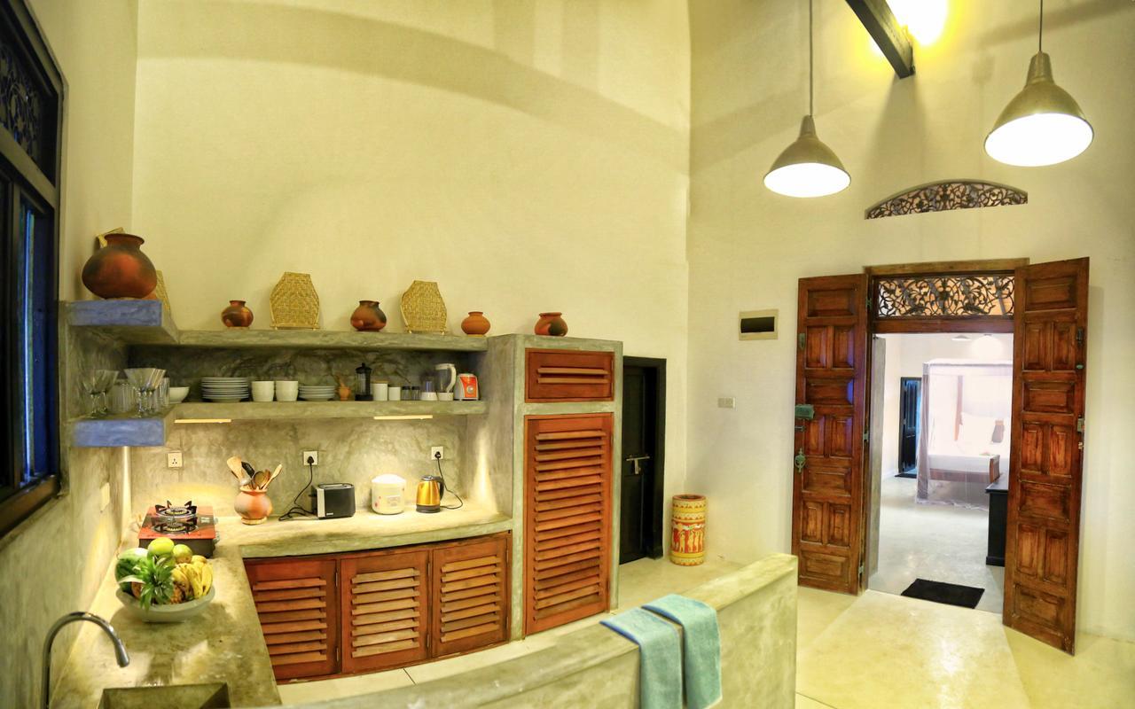 Blue Parrot Beach Villa Амбалангода Екстериор снимка