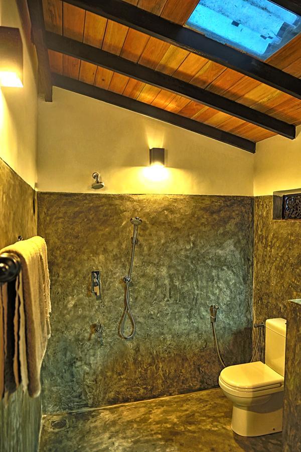 Blue Parrot Beach Villa Амбалангода Екстериор снимка